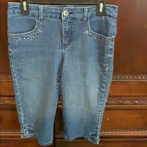 Blue jean capris
